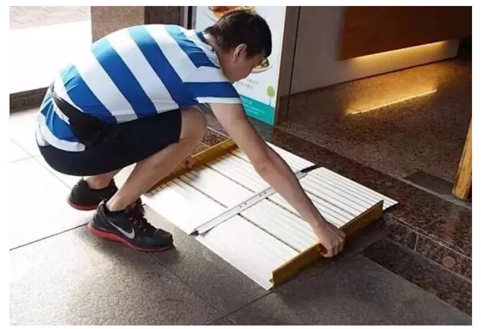 胖东来的顾客服务理念助力品牌发展_胖东来吸引客户的细节..._胖东来是如何服务顾客