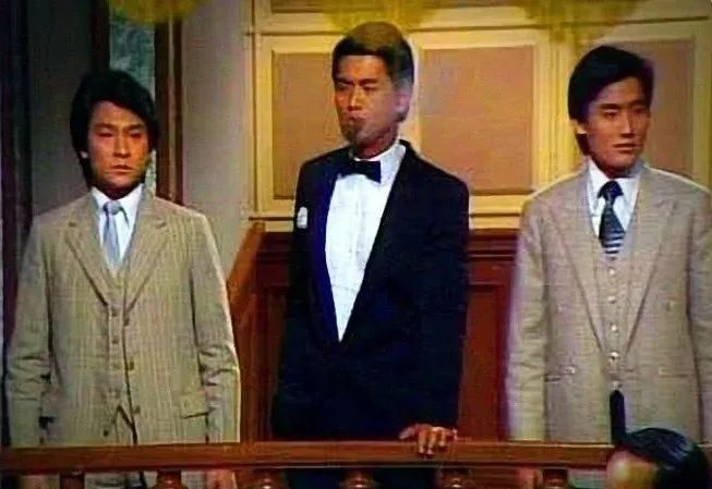 李小龙的演艺生涯高峰与低谷_高峰低谷电的时间段_巅峰李小龙