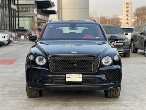 天津港环球名车汇展厅现车充足 24款宾利添越匠心设计 购车分期体验完美