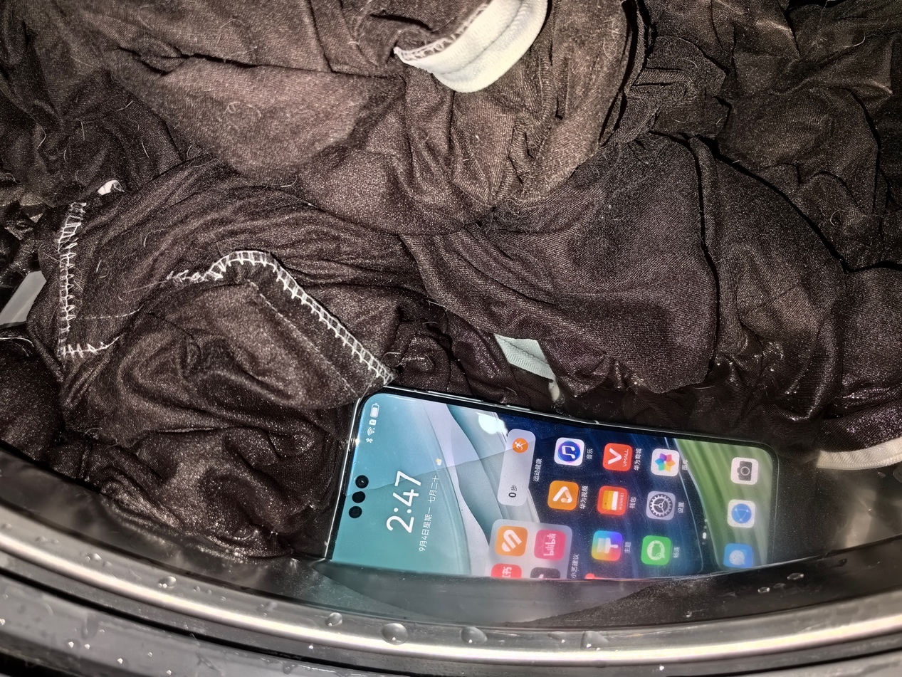 华为用的玻璃_昆仑玻璃如何提升华为手机的耐用性？_华为哪款手机是玻璃机身