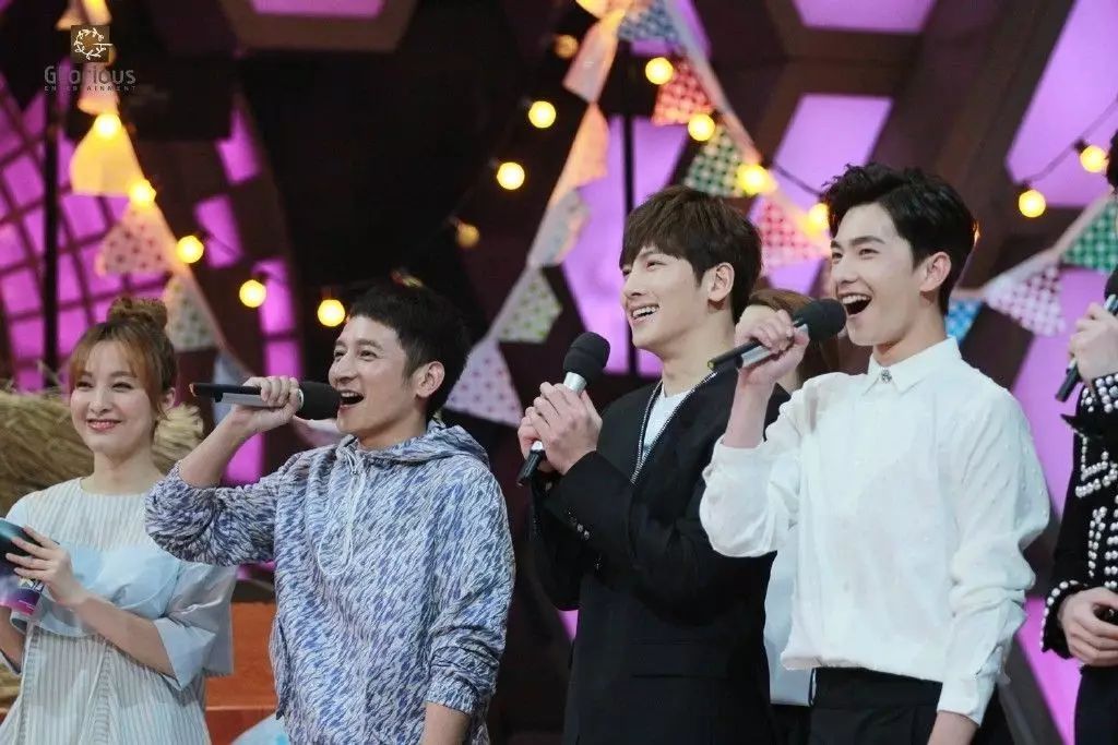 播放李易峰参加的综艺_李易峰参与新综艺录制，期待精彩展现_李易峰综艺节目2021