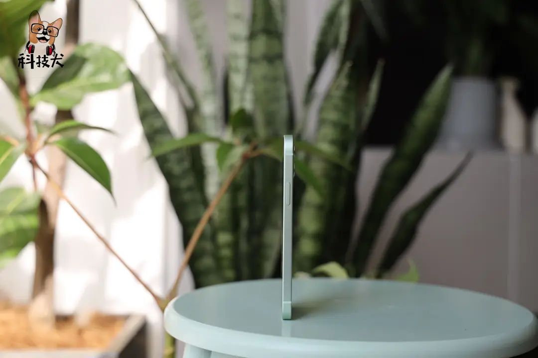 多彩外设官网_nova系列手机的多彩外观选择_多彩手机壁纸