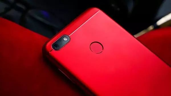 nova系列手机的多彩外观选择_手机多彩引擎有什么用_多彩手机壁纸