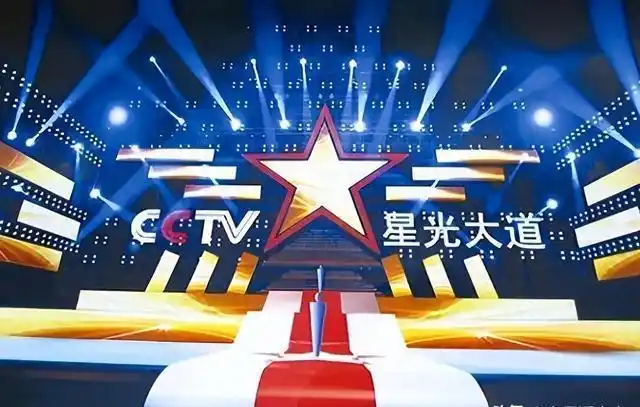 成龙看表演落泪_成龙的表演_成龙的舞台表现与才艺展示