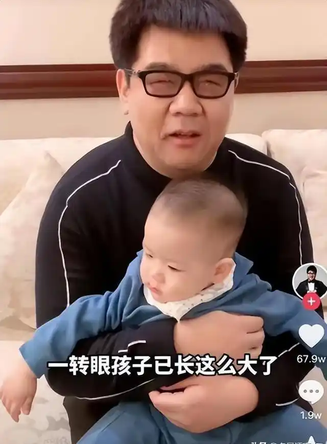 成龙的表演_成龙看表演落泪_成龙的舞台表现与才艺展示