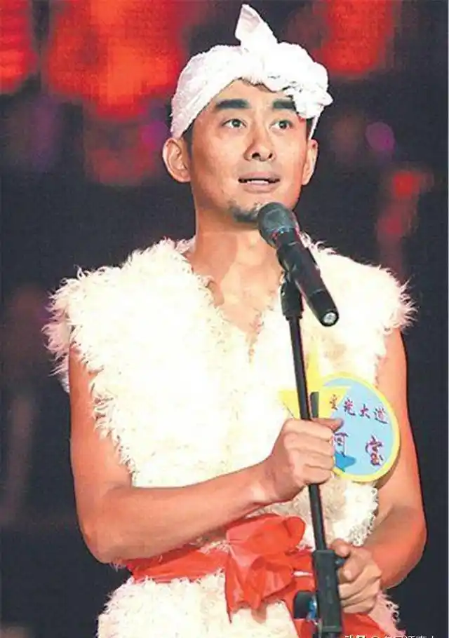 成龙看表演落泪_成龙的表演_成龙的舞台表现与才艺展示