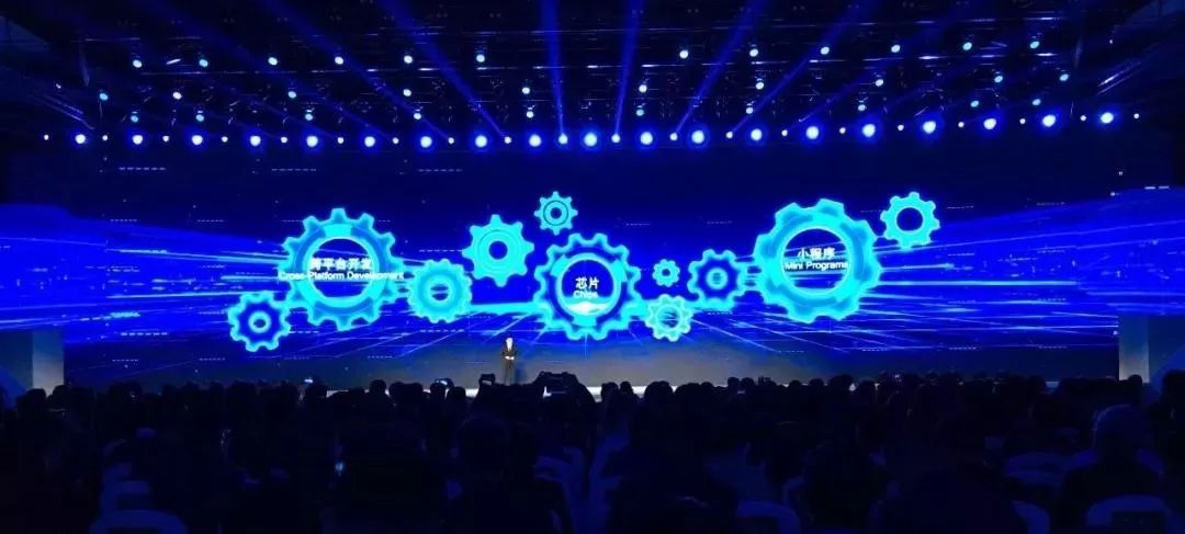 马化腾的一个创新案例_马化腾改变了我们什么_马化腾的奋进与行业变革