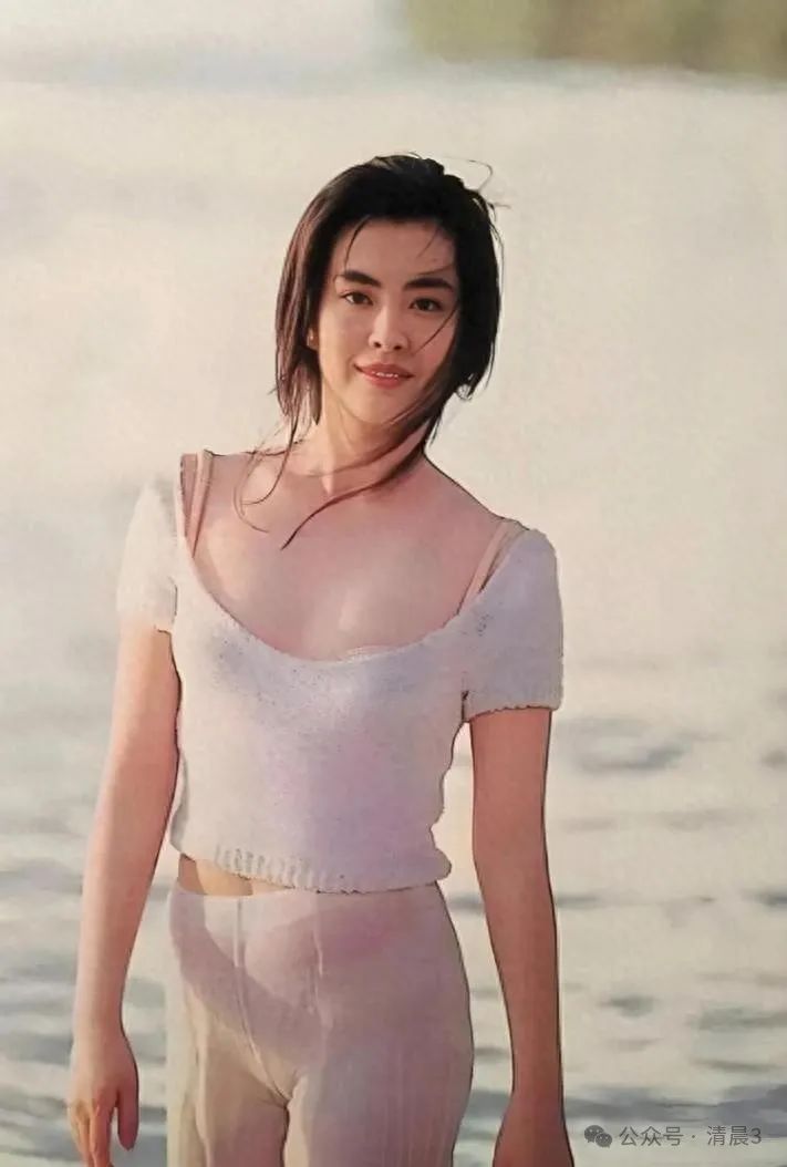 从女神到生活强者：王祖贤等华语女星的美丽蜕变与女性力量展现