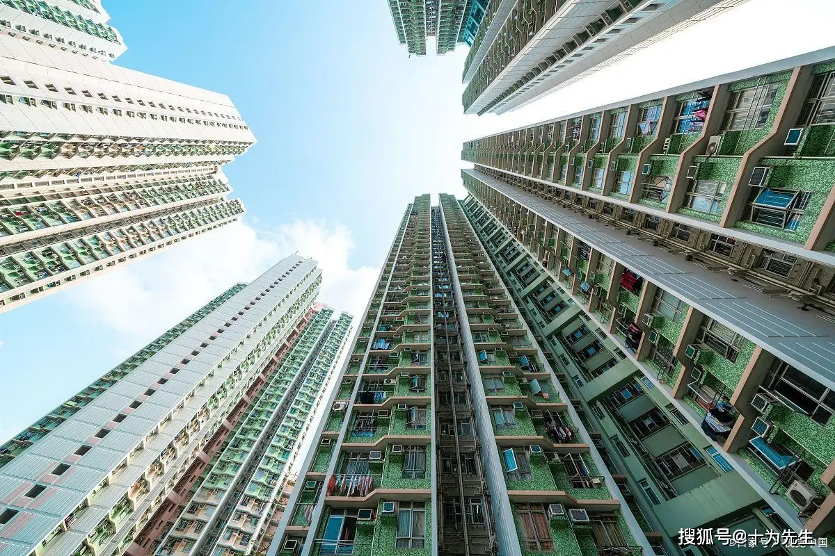 李嘉诚在香港囤了多少地_从香港到全球：李嘉诚的商业帝国_李嘉诚掌握香港的地皮