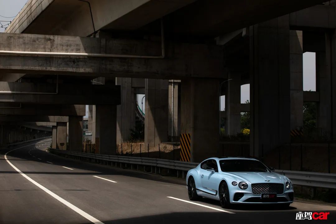 宾利，奢侈品与汽车艺术的象征_宾利的logo寓意_宾利的寓意和设计理念