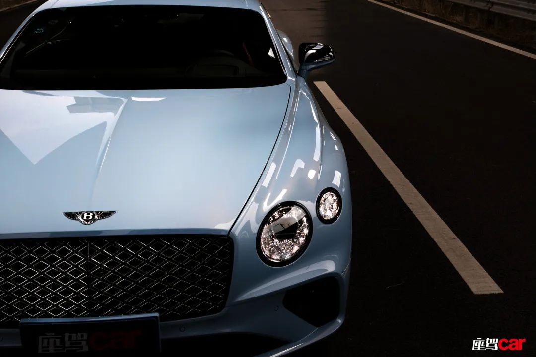 宾利的寓意和设计理念_宾利，奢侈品与汽车艺术的象征_宾利的logo寓意