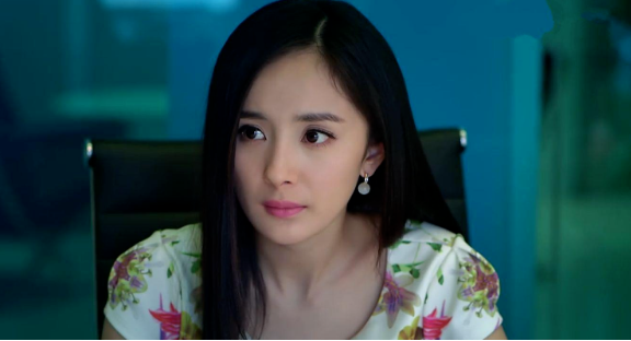 杨幂的成长环境_杨幂的自我成长与社会影响_杨幂社会