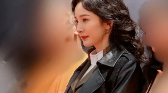 杨幂社会_杨幂的成长环境_杨幂的自我成长与社会影响