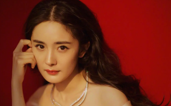 杨幂社会_杨幂的成长环境_杨幂的自我成长与社会影响