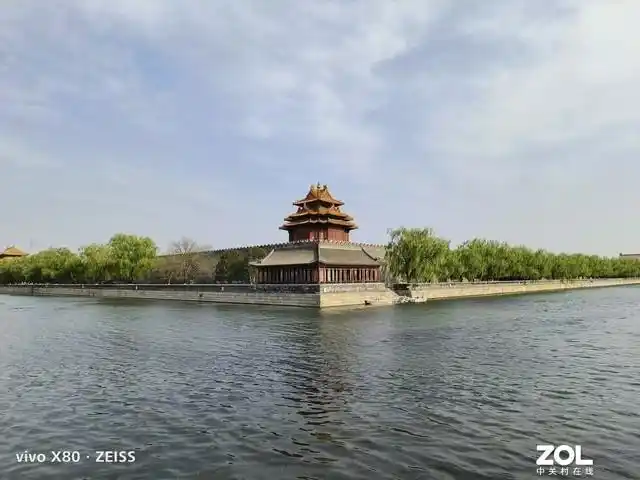 评测ViVo的拍照效果：从镜头到成像_vivo镜头模糊怎么办_vivo什么镜头