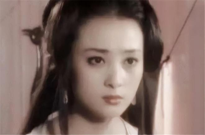 美人计开篇：江畔西施沉鱼惊艳众人，范蠡大夫听闻相遇惹期待