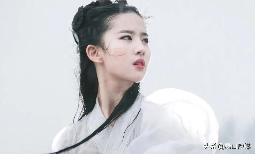 33岁刘亦菲再回巅峰_刘亦菲的影视回归：新作品瞩目_刘亦菲回中国了吗