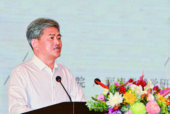 跨界歌王华晨宇_华晨宇与跨界艺人共同创作，突破音乐界限_跨界的歌手