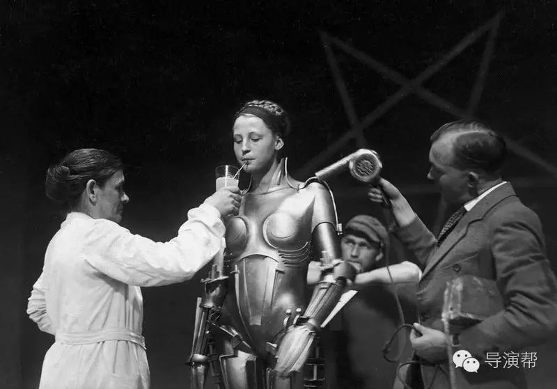 角色互动理论_四大电影的角色互动与关系发展_电影角色类型分为