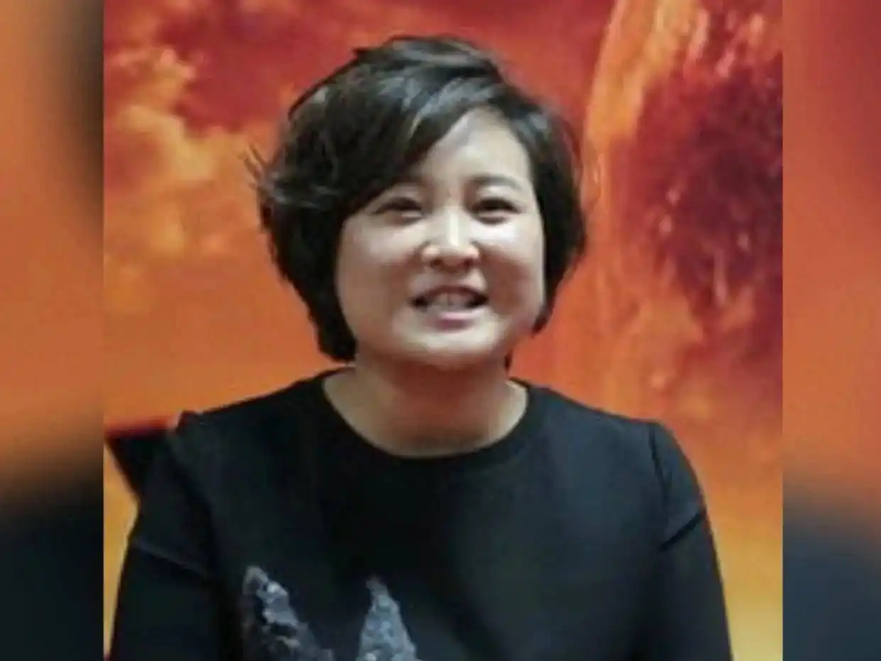 深夜发声！贾玲诉喜剧创作之难，刘亦菲同频共振引公众关注与探讨