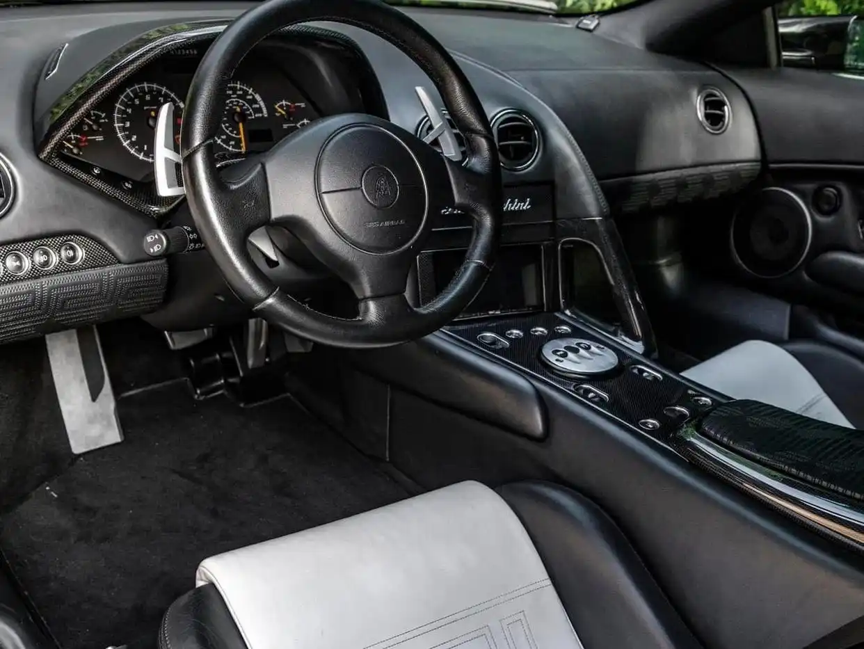 兰博基尼限量suv_兰博基尼的限量版车型及其独特魅力_兰博基尼限量版多少钱一辆