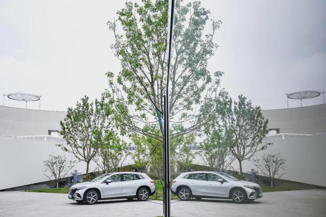 Wavemaker X WARCCMO不emo指南：新能源加速抢占市场，经典高端车企如何把握电动新趋势？