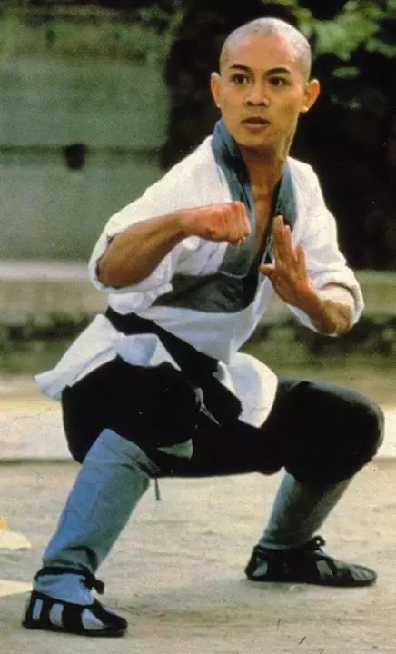 武打片少林寺李连杰主演_少林武僧李连杰_李连杰（Jet Li） - 武术家和演员，代表作品包括《少林寺》和《英雄》。