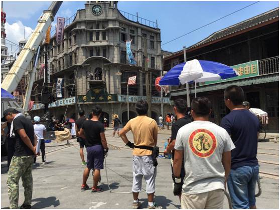 传奇成龙_成龙演的电影传奇_成龙：电影中的传奇故事