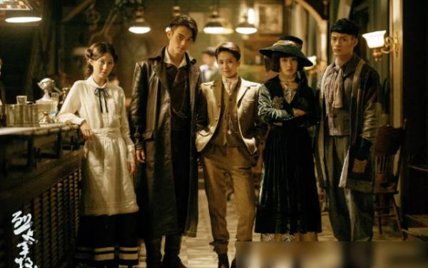 李易峰在新剧中挑战反派角色，演技受赞_李易峰演技吐槽_李易峰的演技专家评论