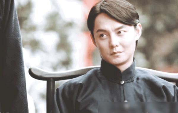 李易峰的演技专家评论_李易峰在新剧中挑战反派角色，演技受赞_李易峰演技吐槽