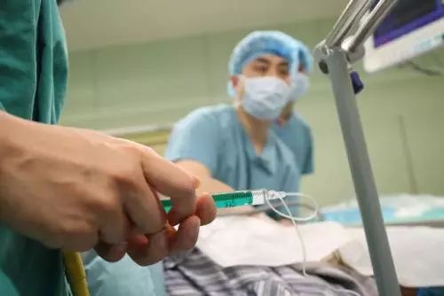 地毯拉力_地毯拉力什么意思_地毯拉伸