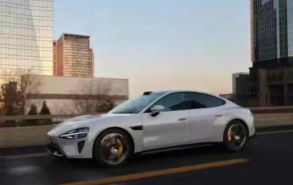 小米汽车黑科技_小米悬挂_悬挂科技如何提升小米汽车的操控性能？