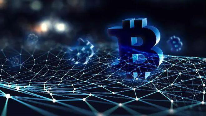 去中心化：法定货币或传统货币（如欧元和美元）由中央银行和政府等中央机构发行和控制。但加密货币采用一种称为区块链的技术，没有任何中央机构控制系统。衡量去中心化的流行方法之一是通过中本聪系数。_货币中心化_中央银行货币调控