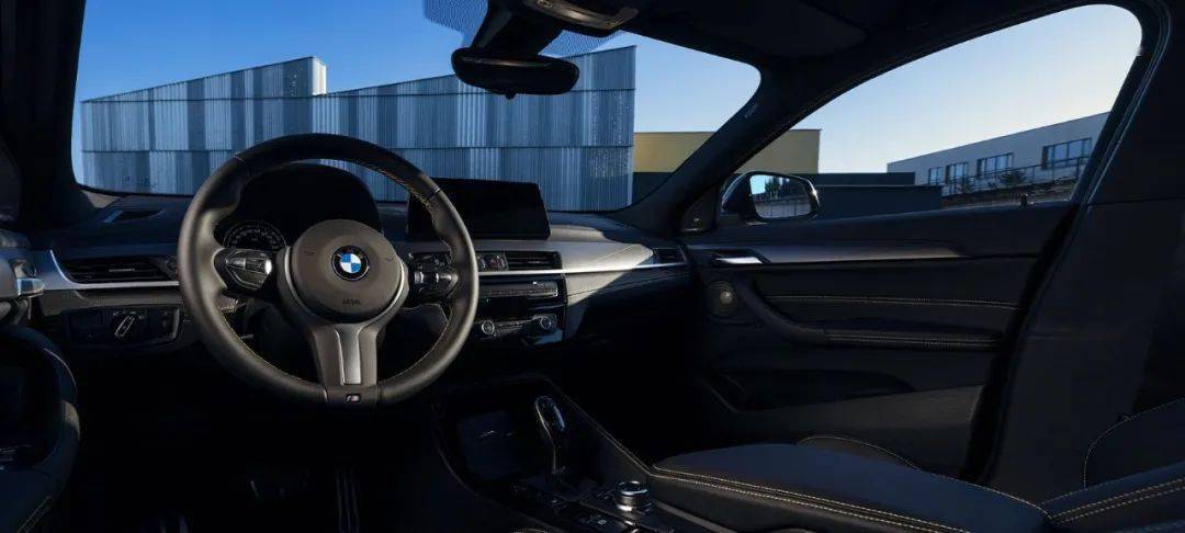 宝马操作_宝马的用户界面设计与操作体验_宝马操作界面体验用户设计方案