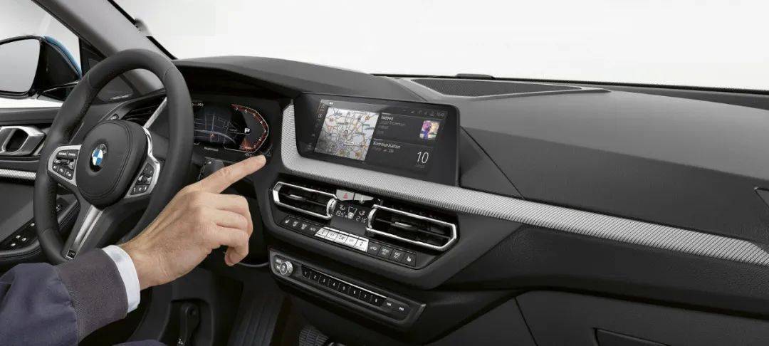 宝马的用户界面设计与操作体验_宝马操作界面体验用户设计方案_宝马操作