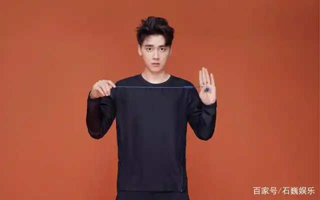 李易峰演技吐槽_李易峰在新剧中挑战反派角色，演技受赞_李易峰演技炸裂