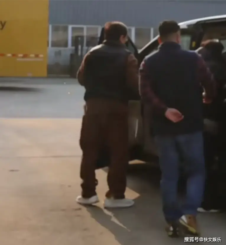 成龙的公益事业与社会贡献_成龙公益活动_成龙热心公益