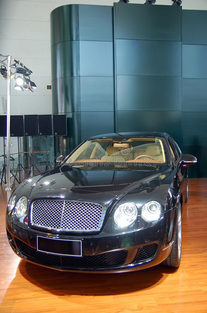 宾利豪华车型_宾利高级轿车_宾利汽车：豪华与性能的完美结合