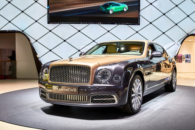 宾利高级轿车_宾利豪华车型_宾利汽车：豪华与性能的完美结合